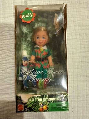 BARBIE DOLL KELLY CLUB 2004 ~ MISTLETOE KISSES TOMMY~ CHRISTMAS C3674 ORNAMENT